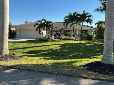 Caloosahatchee River Home For Sale in Cape Coral Florida