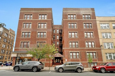 Lovely Top-Floor Apartment with New York City Views - photo 2