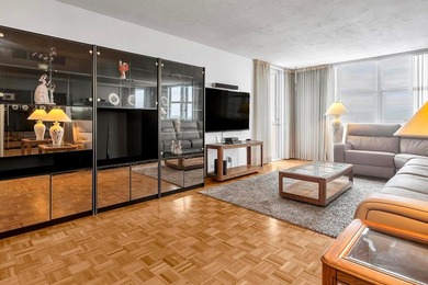 EASY TO SHOW WITH COURTESY NOTICE. BRIGHT AND SPACIOUS 2 BEDROOM - photo 13