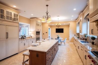 Gorgeous Colonial Style Home Nestled In A Secure And Exclusive - photo 14
