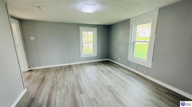 Charming and move-in ready, this 728 sq ft home is conveniently - photo 15