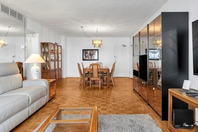 EASY TO SHOW WITH COURTESY NOTICE. BRIGHT AND SPACIOUS 2 BEDROOM - photo 15
