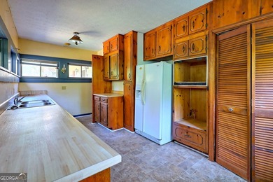 This exceptional 10.74-acre property in Lakemont, GA, presents a - photo 18