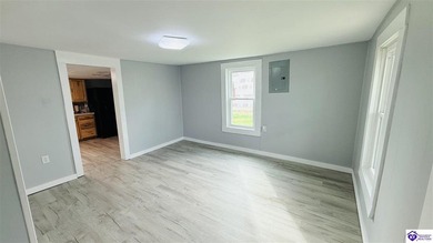 Charming and move-in ready, this 728 sq ft home is conveniently - photo 19