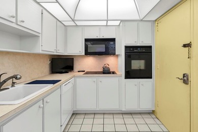 EASY TO SHOW WITH COURTESY NOTICE. BRIGHT AND SPACIOUS 2 BEDROOM - photo 20