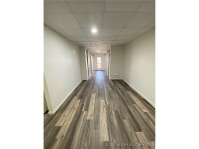 Great location for this adorable home. Home has 5 bedrooms and 5 - photo 21