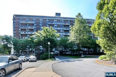 Perched atop the majestic Palisades, this beautifully updated - photo 2