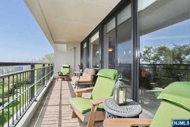 Perched atop the majestic Palisades, this beautifully updated - photo 4