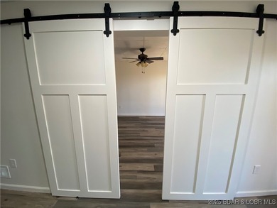 Great location for this adorable home. Home has 5 bedrooms and 5 - photo 25