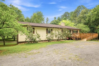 Escape to the peace and privacy of country living with this - photo 3