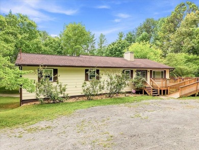 Escape to the peace and privacy of country living with this - photo 4