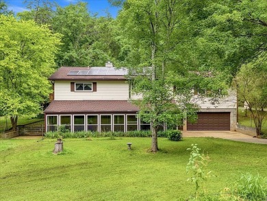 Escape to the peace and privacy of country living with this - photo 10