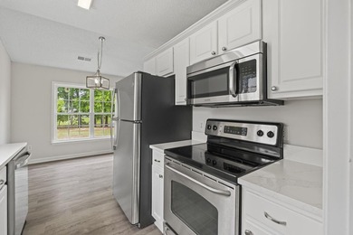 Welcome to this stunning newly renovated home located at 957 - photo 3