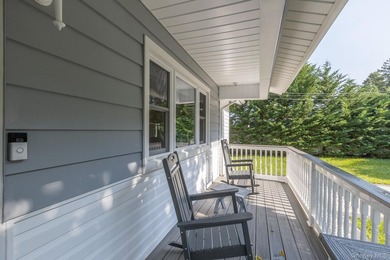Welcome to 276 Parkway Drive in the Peconic River Park community - photo 6