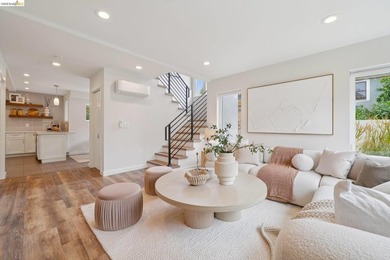 New Listing! Exceptional Glenview Traditional with a - photo 13