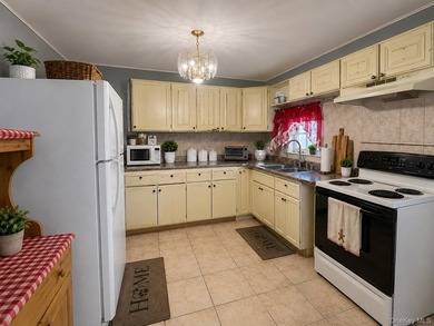 Welcome to this charming home located on a quiet cul-de-sac! - photo 13
