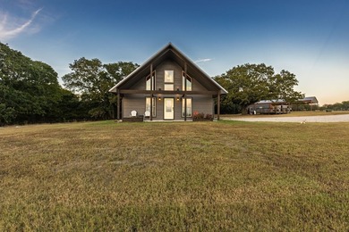 Discover the perfect blend of rustic charm and modern comfort - photo 14