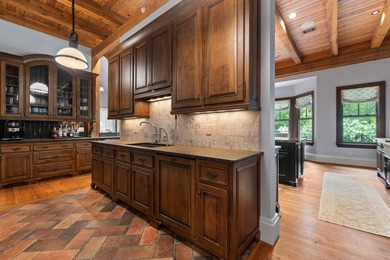 FULLY FURNISHED LAKE FRONT ESTATE LOCATED ON A COVE IN THE - photo 20
