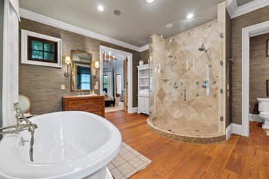 FULLY FURNISHED LAKE FRONT ESTATE LOCATED ON A COVE IN THE - photo 28