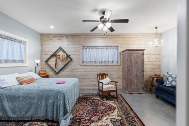 Discover the perfect blend of rustic charm and modern comfort - photo 28