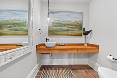FULLY FURNISHED LAKE FRONT ESTATE LOCATED ON A COVE IN THE - photo 42