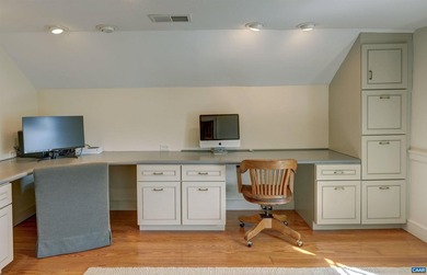 Bel Aire - Elegant and timeless, this stately 1810 Federal-style - photo 44