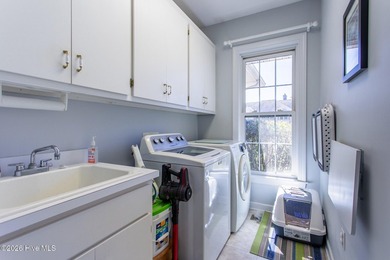 Beautiful, well maintained, custom home in the desirable gated - photo 50