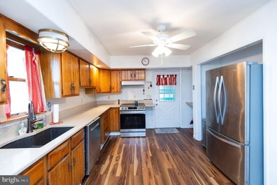 Exceptional waterfront opportunity with gorgeous water views - photo 6