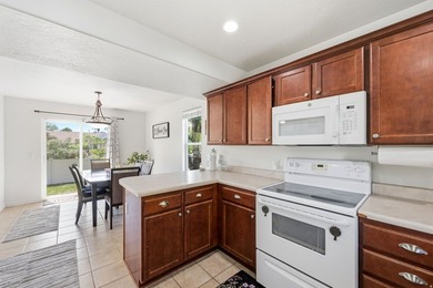 Welcome to this beautiful 3-bedroom, 2.5-bath home tucked away - photo 11
