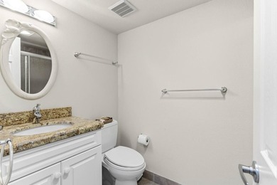Bright and spacious 2 bedroom 2 bath condo located in the beach - photo 14