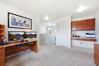 Welcome to this beautiful 3-bedroom, 2.5-bath home tucked away - photo 15