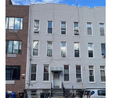 East River Commercial For Sale in Long Island City New York