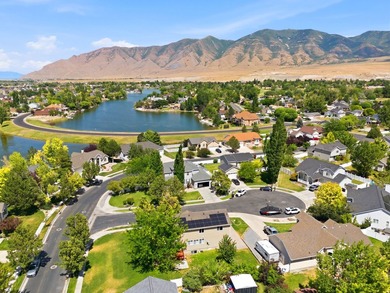 Welcome to this beautiful 3-bedroom, 2.5-bath home tucked away - photo 34