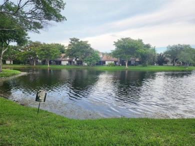 Lake Condo For Sale in Plantation, Florida
