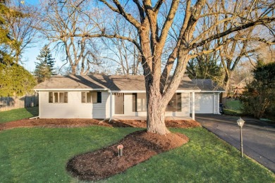 Lake Home Sale Pending in Barrington, Illinois