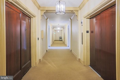 Bright and spacious condo in a luxury building offering over 2 - photo 3
