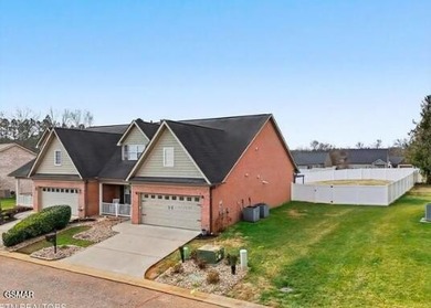 Beautifully updated 4-bedroom home in the heart of Seymour with - photo 1