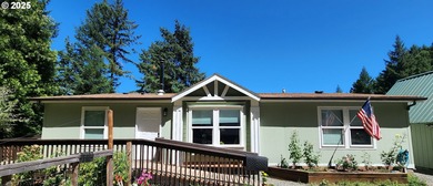 (private lake, pond, creek) Home For Sale in Azalea Oregon