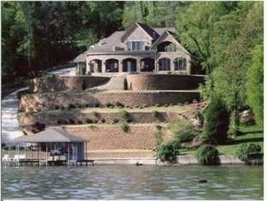 Wilson Lake Home For Sale in Killen Alabama