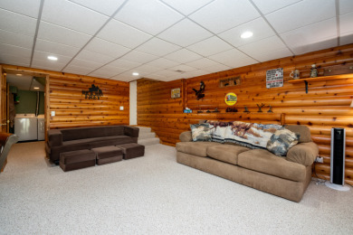 Charming 2 BD Home on a Lush, Wooded Lot in Oak Run - photo 19
