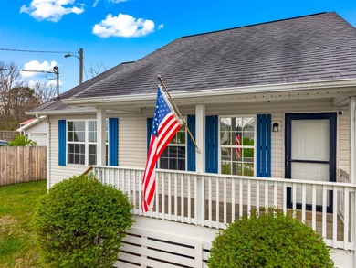 Well-maintained one-level home offering mountain views and a - photo 20