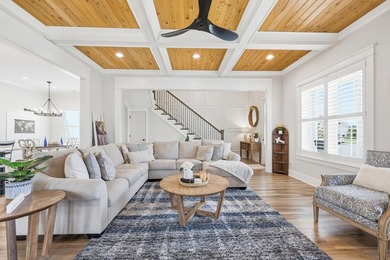 Custom Lowcountry masterpiece in Palmetto Harbour, one of North - photo 3