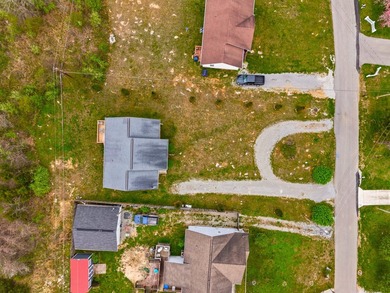 Well-maintained one-level home offering mountain views and a - photo 23