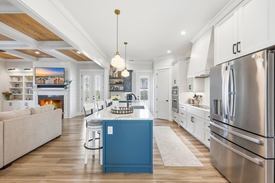 Custom Lowcountry masterpiece in Palmetto Harbour, one of North - photo 5