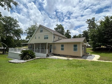 Lake Eufaula Retreat. Ready To Have Fun In Style. 3928 sq ft - photo 10
