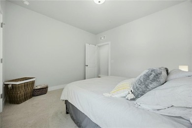Beautifully upgraded townhome located in the desirable Westshore - photo 21