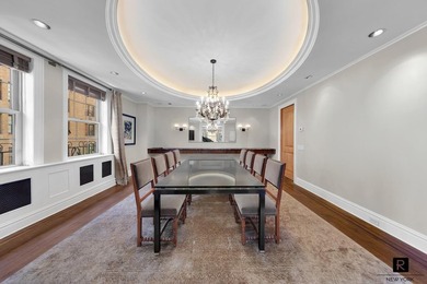 Occupying the entire sixth floor of one of Park Avenue's most - photo 4
