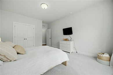 Beautifully upgraded townhome located in the desirable Westshore - photo 25