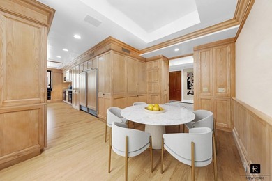 Occupying the entire sixth floor of one of Park Avenue's most - photo 7