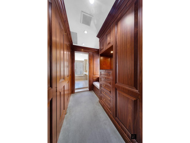 Occupying the entire sixth floor of one of Park Avenue's most - photo 10